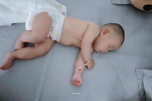 钦州9个月宝宝可以吃盐吗